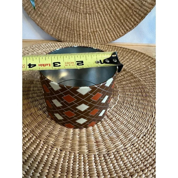 Brown Patterned Relic tin - Picture 3 of 6